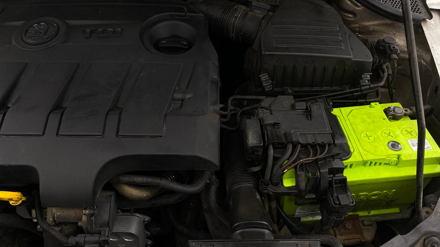 2015 Skoda Rapid 1.5 TDI CR ELEGANCE AT, Diesel, Automatic, 53,592 km, Engine View - Left
