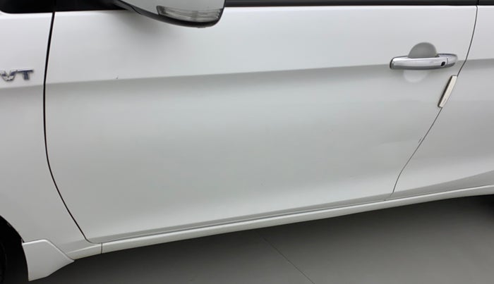 2016 Maruti Ciaz ZXI, Petrol, Manual, 76,976 km, Front passenger door - Slightly dented
