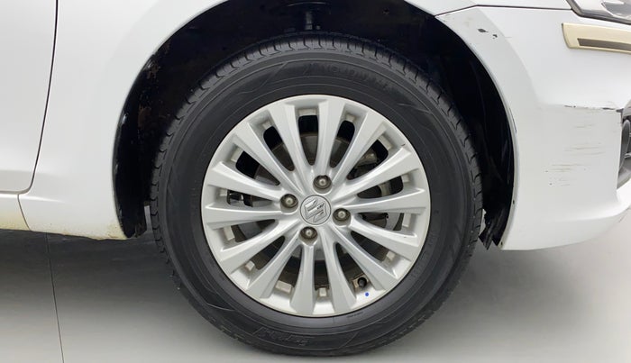 2016 Maruti Ciaz ZXI, Petrol, Manual, 76,976 km, Right Front Wheel