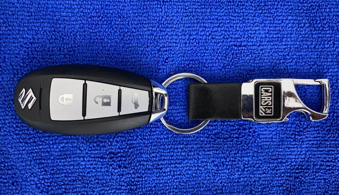 2016 Maruti Ciaz ZXI, Petrol, Manual, 76,976 km, Key Close Up