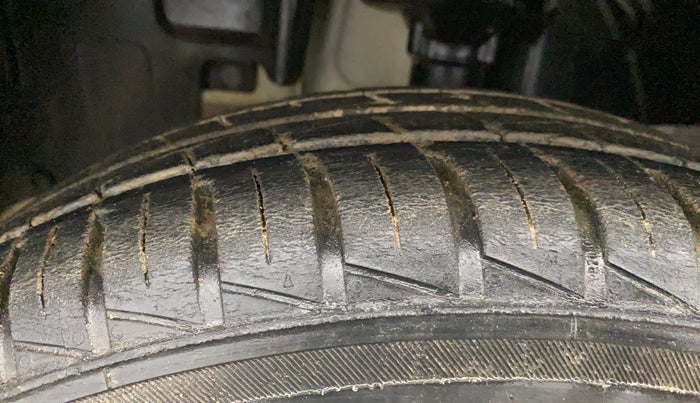 2020 Renault Kwid RXL, Petrol, Manual, 51,299 km, Left Front Tyre Tread