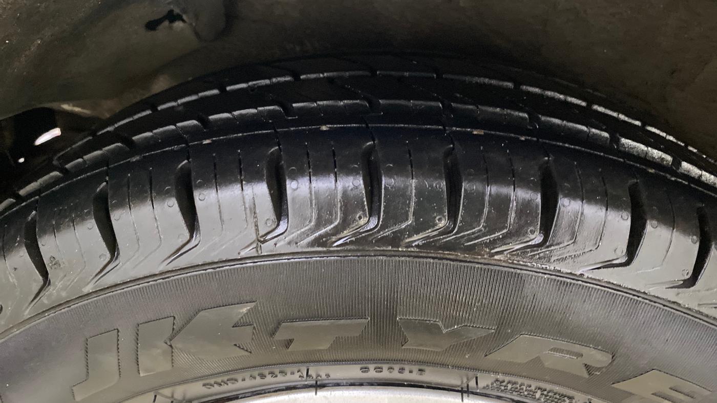2013 Hyundai i10 SPORTZ 1.2 AT, Petrol, Automatic, 61,966 km, Right Rear Tyre Tread