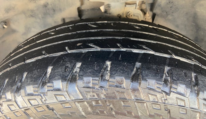 2020 Tata Harrier XZA 2.0L DUAL TONE, Diesel, Automatic, 1,22,626 km, Left Front Tyre Tread