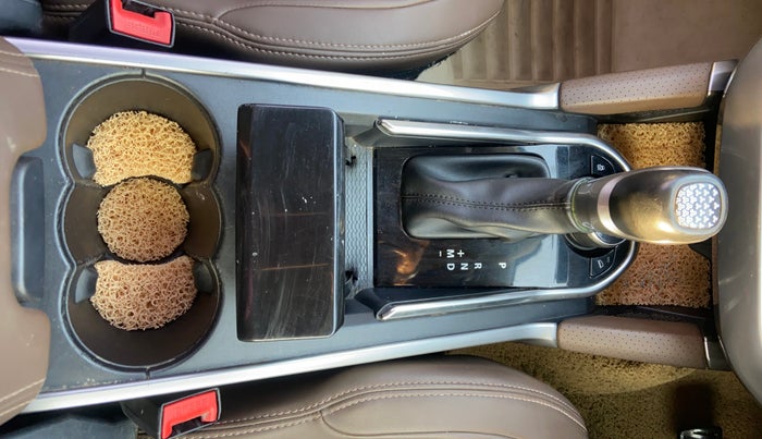 2020 Tata Harrier XZA 2.0L DUAL TONE, Diesel, Automatic, 1,22,626 km, Gear Lever