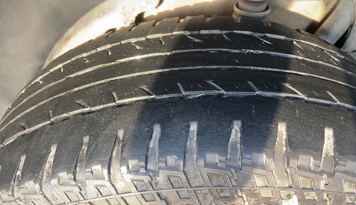 2020 Tata Harrier XZA 2.0L DUAL TONE, Diesel, Automatic, 1,22,626 km, Right Rear Tyre Tread