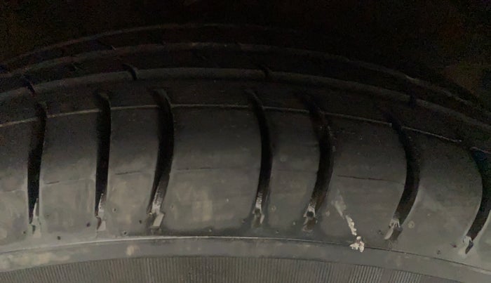 2012 Hyundai i10 SPORTZ 1.2, Petrol, Manual, 65,100 km, Right Front Tyre Tread