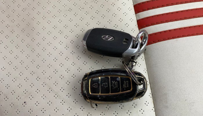 2022 Hyundai Verna SX (O)1.5 VTVT, CNG, Manual, 60,708 km, Key Close Up