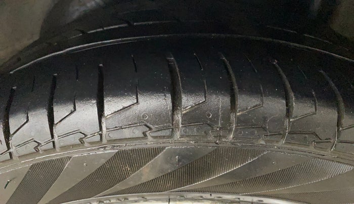 2022 Hyundai Verna SX (O)1.5 VTVT, CNG, Manual, 60,708 km, Left Rear Tyre Tread