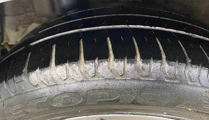 2022 Hyundai Verna SX (O)1.5 VTVT, CNG, Manual, 60,708 km, Right Rear Tyre Tread