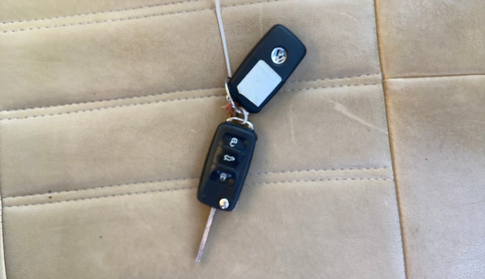 2018 Volkswagen Ameo HIGHLINE PLUS 1.5L AT 16 ALLOY, Diesel, Automatic, 86,982 km, Key Close Up