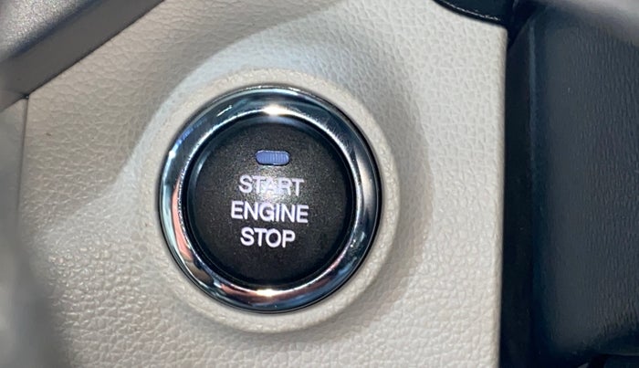 2021 Mahindra XUV300 W8 (O) 1.2 PETROL, Petrol, Manual, 8,135 km, Keyless Start/ Stop Button