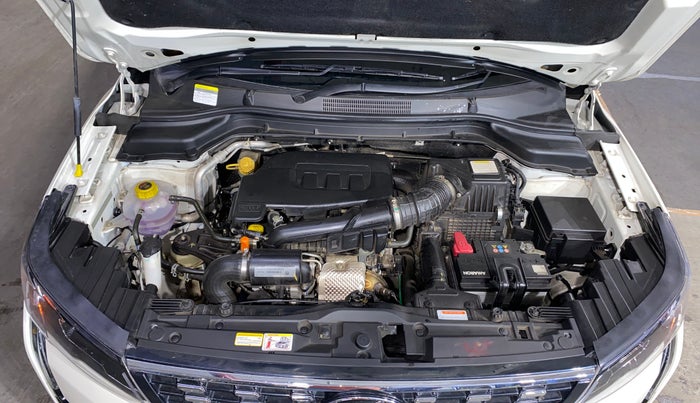 2021 Mahindra XUV300 W8 (O) 1.2 PETROL, Petrol, Manual, 8,135 km, Engine View