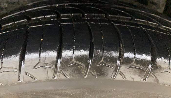 2018 Toyota YARIS V MT, Petrol, Manual, 1,27,552 km, Left Rear Tyre Tread