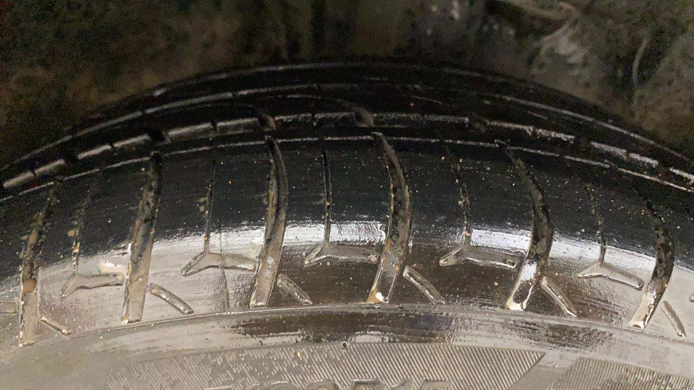 2018 Toyota YARIS V MT, Petrol, Manual, 1,27,623 km, Right Front Tyre Tread