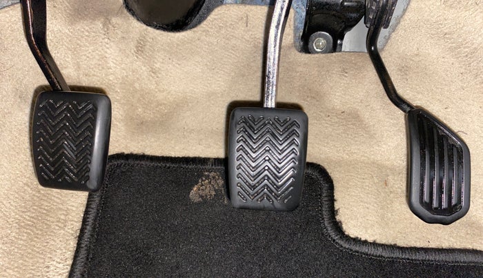 2018 Toyota YARIS V MT, Petrol, Manual, 1,27,552 km, Pedals