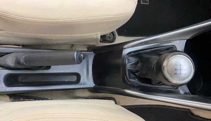 2018 Toyota YARIS V MT, Petrol, Manual, 1,27,552 km, Gear Lever