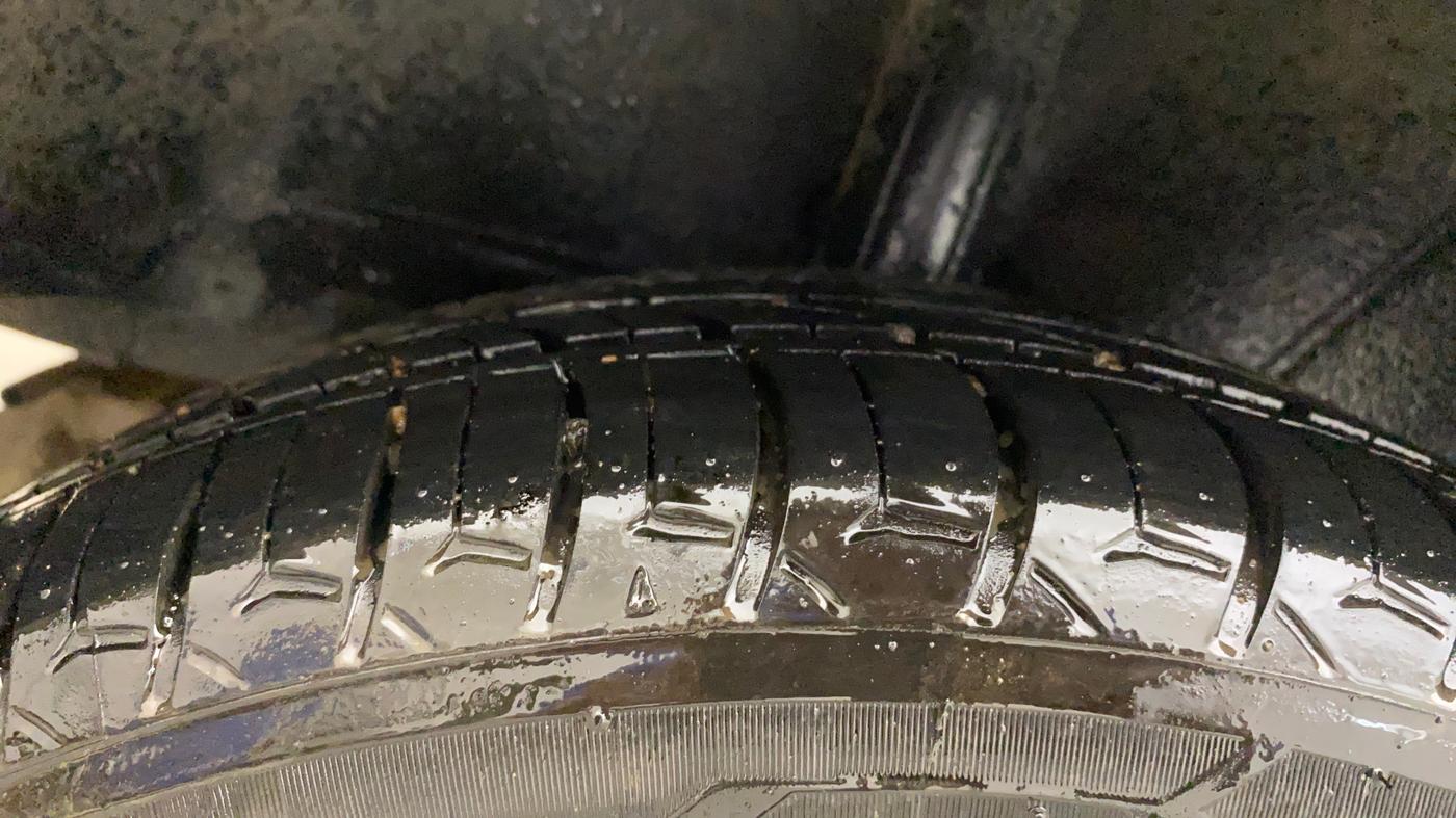 2018 Toyota YARIS V MT, Petrol, Manual, 1,27,623 km, Right Rear Tyre Tread