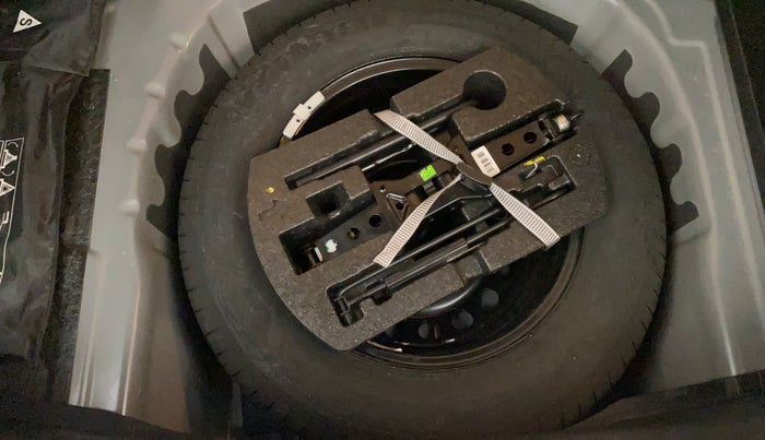 2022 Volkswagen TAIGUN TOPLINE 1.0 TSI MT, Petrol, Manual, 33,574 km, Spare Tyre