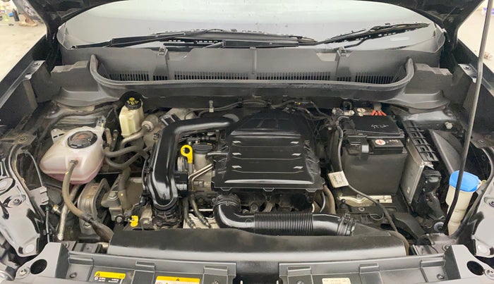 2022 Volkswagen TAIGUN TOPLINE 1.0 TSI MT, Petrol, Manual, 33,574 km, Engine View