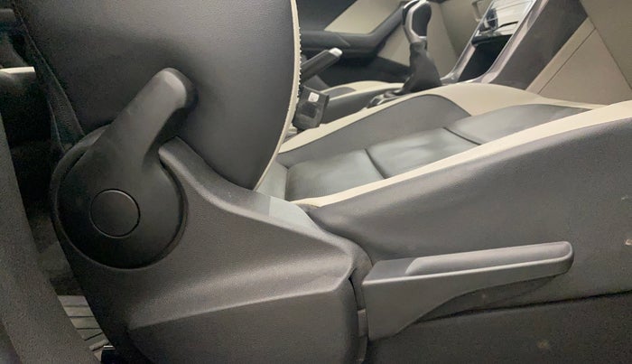 2022 Volkswagen TAIGUN TOPLINE 1.0 TSI MT, Petrol, Manual, 33,574 km, Driver Side Adjustment Panel