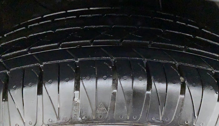 2020 KIA SONET GTX PLUS 1.5 DCT AT, Diesel, Automatic, 10,833 km, Right Front Tyre Tread