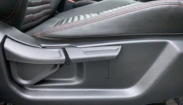 2020 KIA SONET GTX PLUS 1.5 DCT AT, Diesel, Automatic, 10,833 km, Driver Side Adjustment Panel