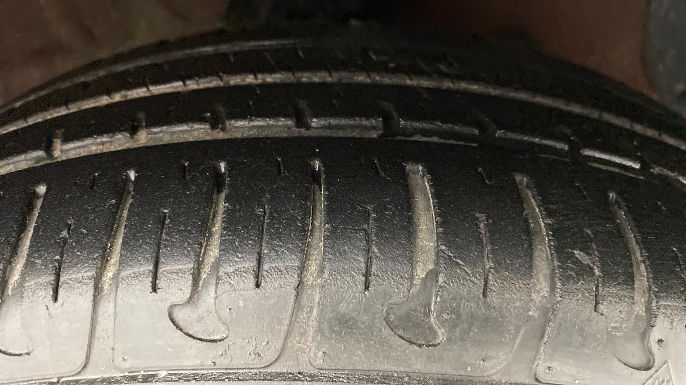 2017 Hyundai Grand i10 SPORTZ O 1.2, Petrol, Manual, 23,458 km, Right Front Tyre Tread