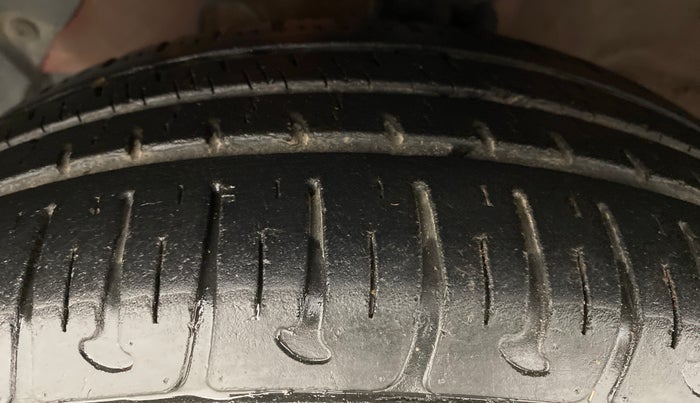 2017 Hyundai Grand i10 SPORTZ O 1.2, Petrol, Manual, 23,458 km, Left Front Tyre Tread
