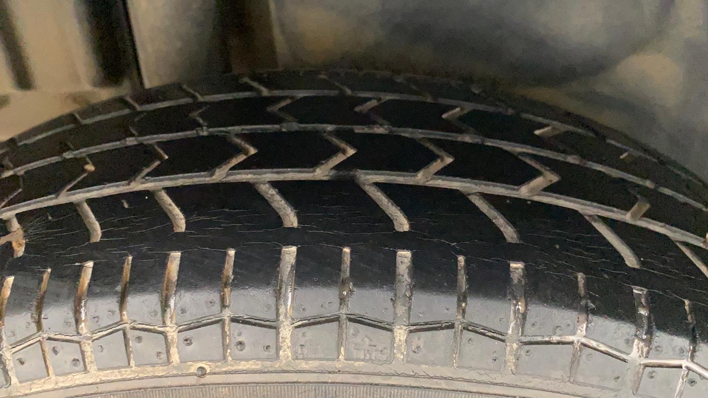 2014 Maruti Swift Dzire VXI, Petrol, Manual, 58,180 km, Right Rear Tyre Tread