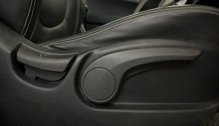 2018 Hyundai Creta SX PLUS AT 1.6 PETROL, Petrol, Automatic, 66,494 km, Driver Side Adjustment Panel