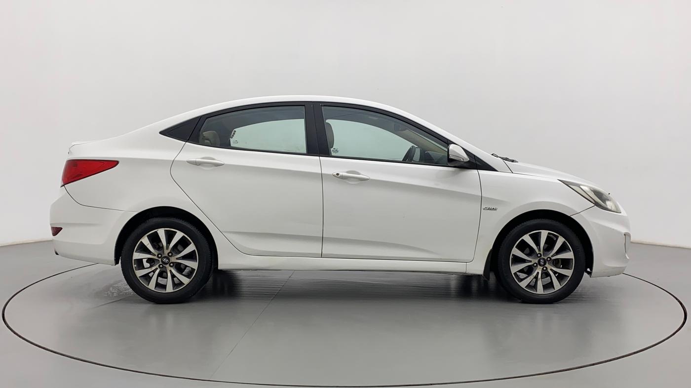 2013 Hyundai Verna FLUIDIC 1.6 CRDI SX, Diesel, Manual, 1,02,258 km, Right Side View