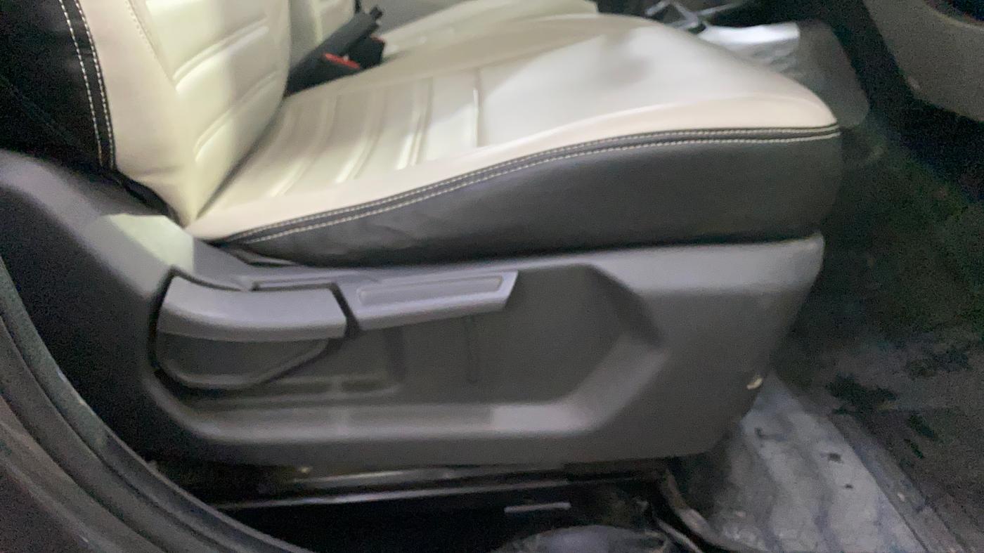 2022 Hyundai GRAND I10 NIOS SPORTZ 1.2 KAPPA VTVT CNG, CNG, Manual, 51,660 km, Driver Side Adjustment Panel