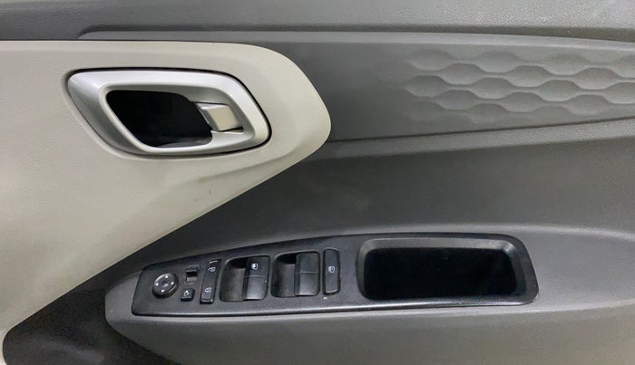 2022 Hyundai GRAND I10 NIOS SPORTZ 1.2 KAPPA VTVT CNG, CNG, Manual, 51,639 km, Driver Side Door Panels Control