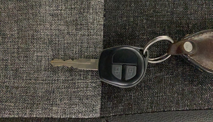 2015 Maruti Swift LXI (O), Petrol, Manual, 64,012 km, Key Close Up