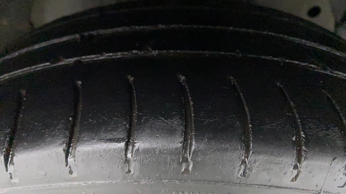 2017 Ford Figo Aspire 1.5 TITANIUM DIESEL, Diesel, Manual, 1,41,029 km, Right Front Tyre Tread