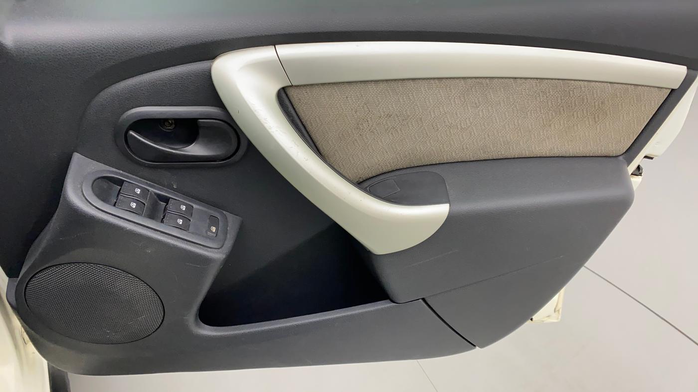 2013 Renault Duster RXL PETROL, Petrol, Manual, 68,761 km, Driver Side Door Panels Control