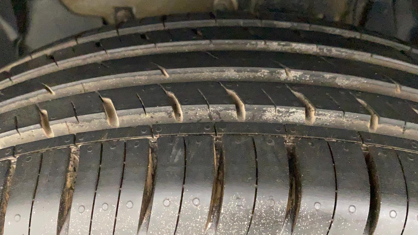 2013 Renault Duster RXL PETROL, Petrol, Manual, 68,761 km, Left Front Tyre Tread