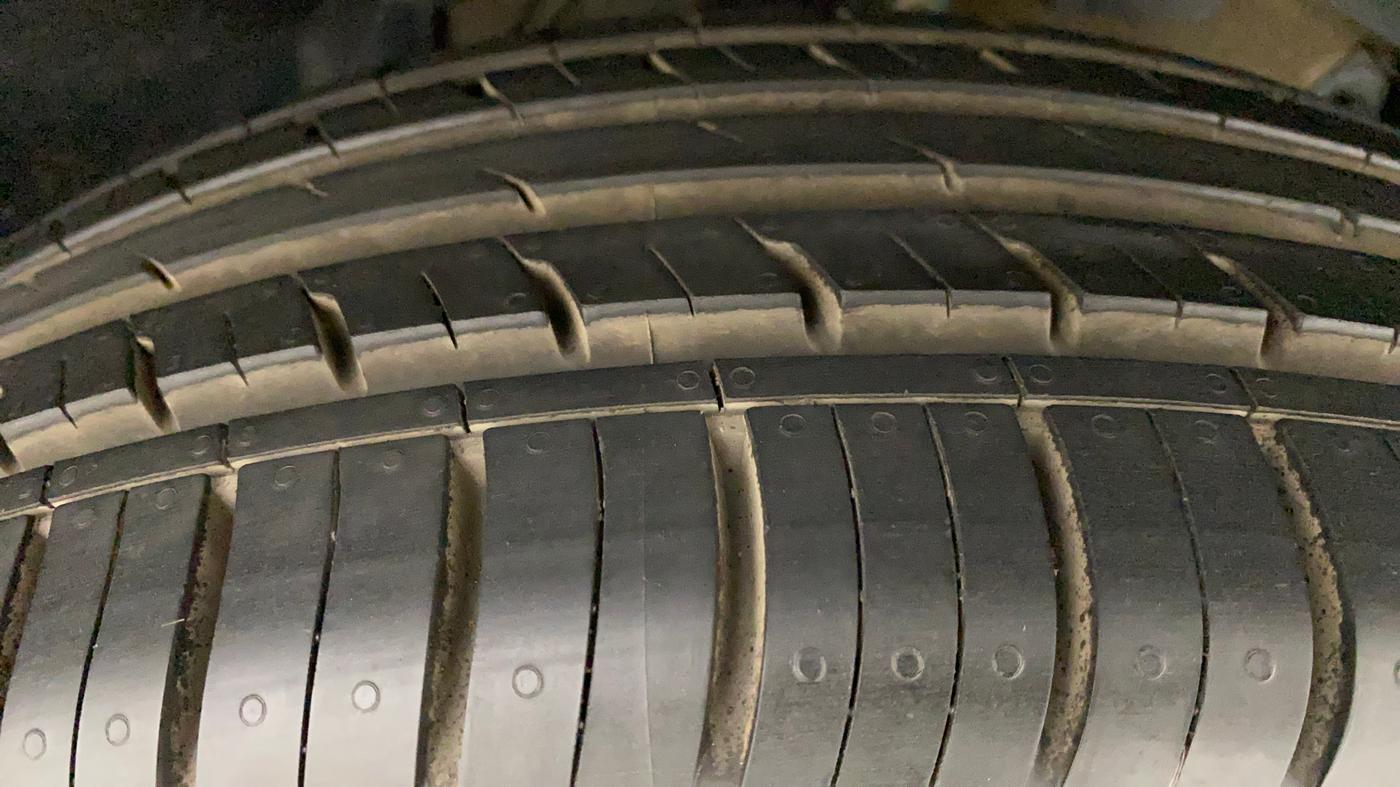 2013 Renault Duster RXL PETROL, Petrol, Manual, 68,761 km, Right Front Tyre Tread