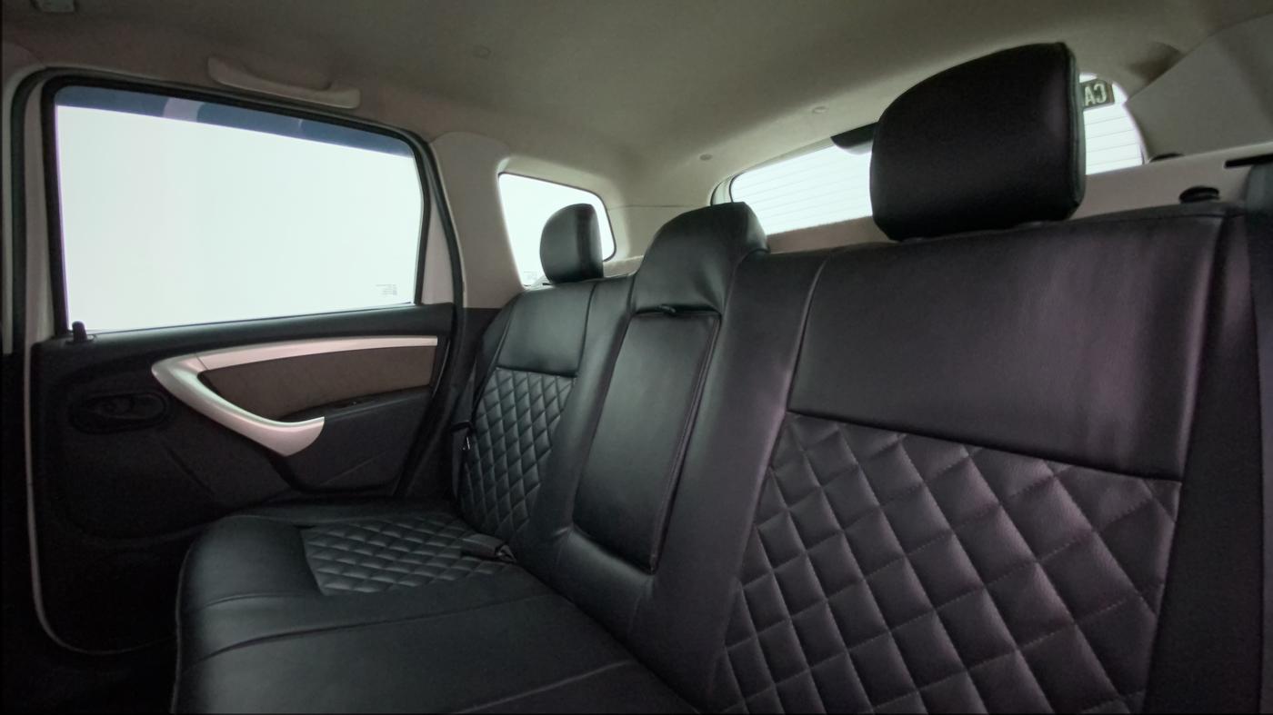 2013 Renault Duster RXL PETROL, Petrol, Manual, 68,761 km, Right Side Rear Door Cabin