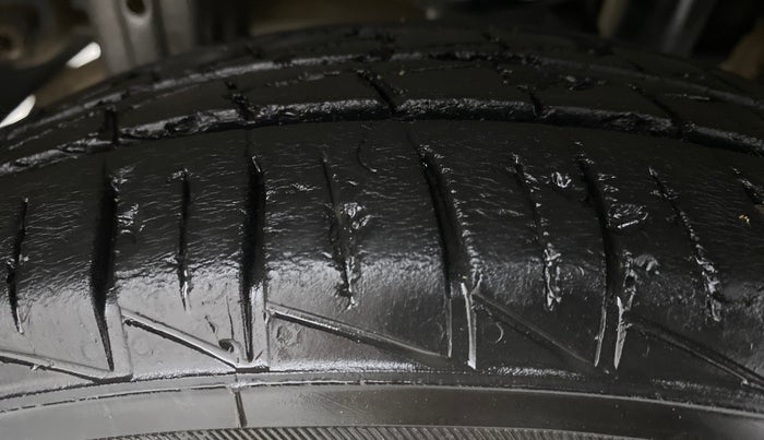 2020 Maruti Alto LXI CNG, CNG, Manual, 28,153 km, Right Rear Tyre Tread