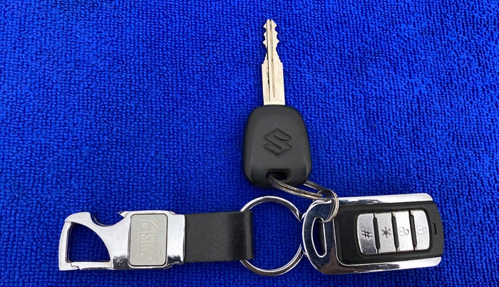 2020 Maruti Alto LXI CNG, CNG, Manual, 28,153 km, Key Close Up