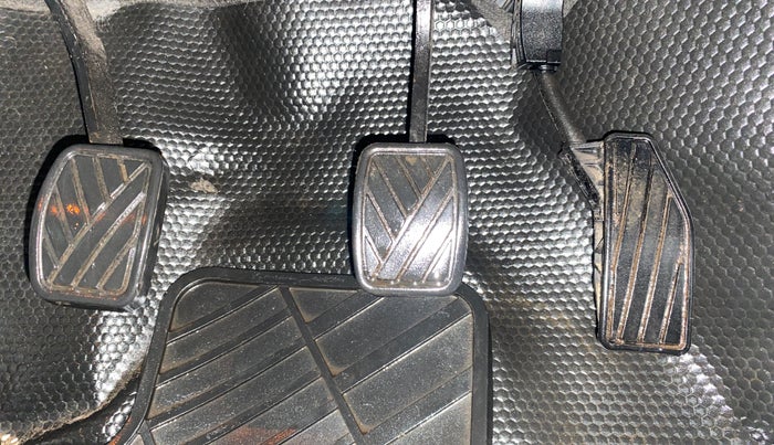 2017 Maruti Baleno ZETA PETROL 1.2, Petrol, Manual, 73,003 km, Pedals