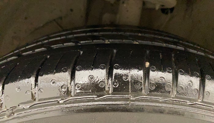 2017 Maruti Baleno ZETA PETROL 1.2, Petrol, Manual, 73,003 km, Left Front Tyre Tread