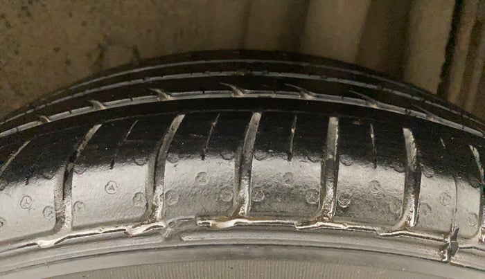 2017 Maruti Baleno ZETA PETROL 1.2, Petrol, Manual, 73,003 km, Left Rear Tyre Tread