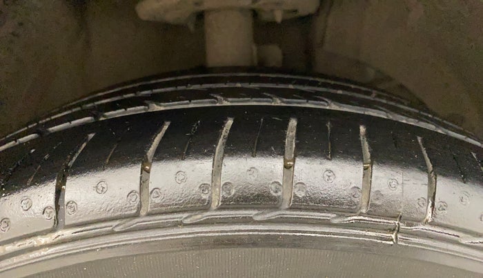 2017 Maruti Baleno ZETA PETROL 1.2, Petrol, Manual, 73,003 km, Right Front Tyre Tread