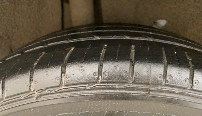 2017 Maruti Baleno ZETA PETROL 1.2, Petrol, Manual, 73,003 km, Right Rear Tyre Tread