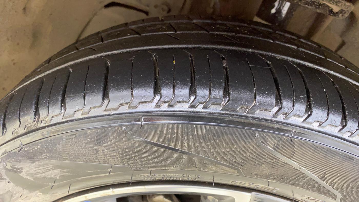 2018 Tata TIGOR XZ PLUS PETROL, CNG, Manual, 51,196 km, Left Front Tyre Tread