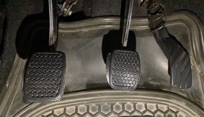 2016 Renault Kwid RXT 1.0, Petrol, Manual, 53,228 km, Pedals