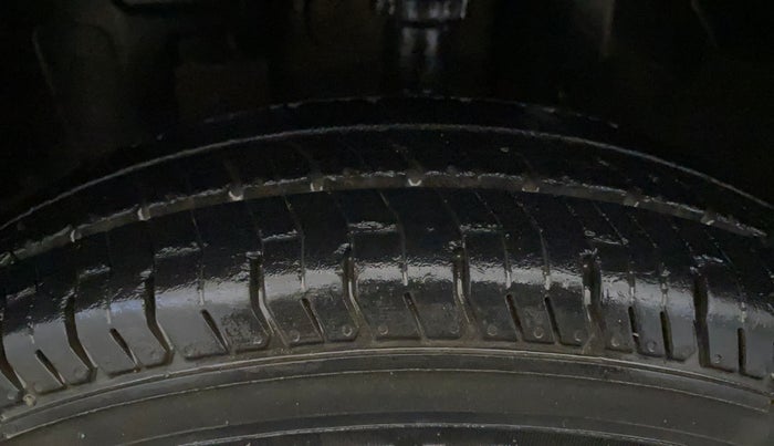 2016 Renault Kwid RXT 1.0, Petrol, Manual, 53,228 km, Left Front Tyre Tread