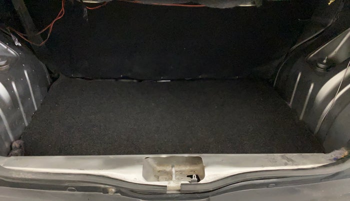 2016 Renault Kwid RXT 1.0, Petrol, Manual, 53,228 km, Boot Inside